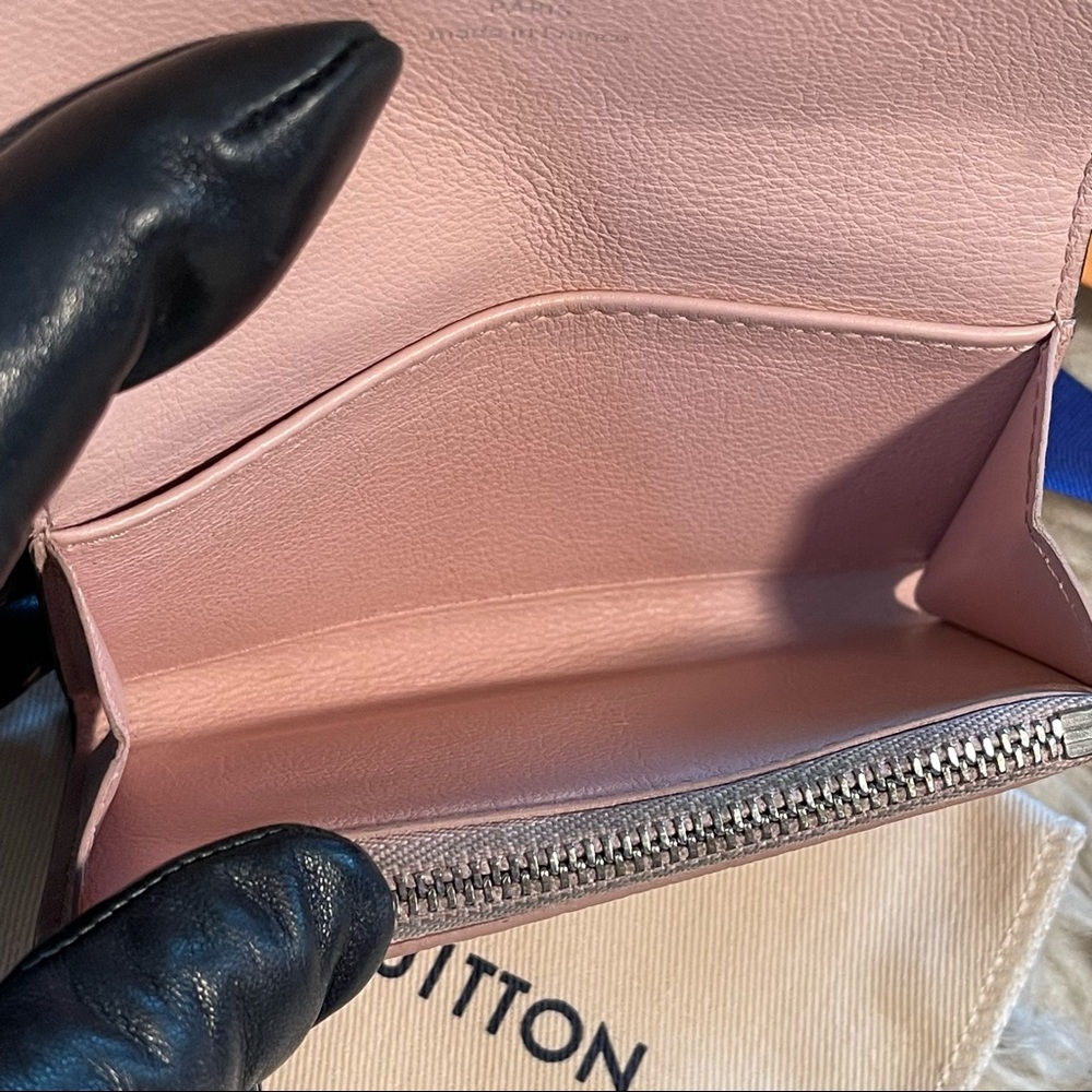 2018 Louis Vuitton Mahina Anae Coin Purse/Wallet. - Picture 8 of 15